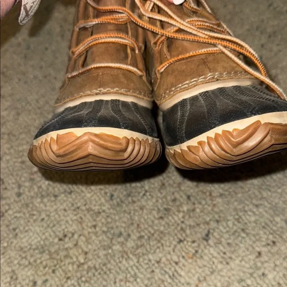 Sorel out n about Brown and Black Duck Boots - Picture 6 of 6